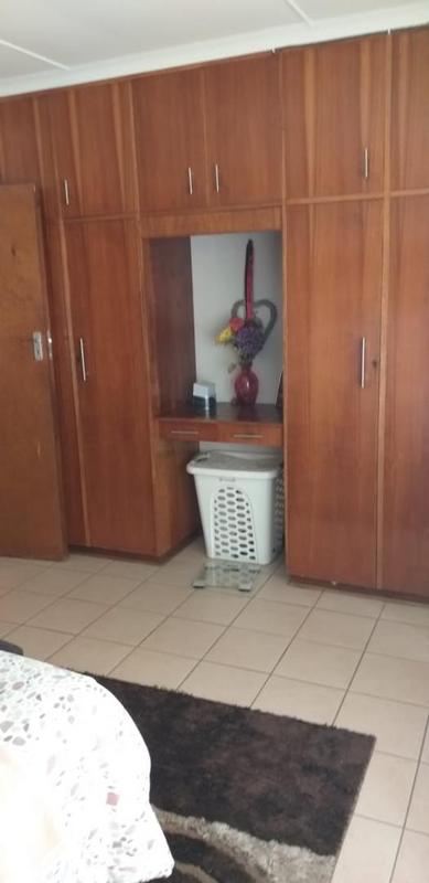 4 Bedroom Property for Sale in Pellissier Free State